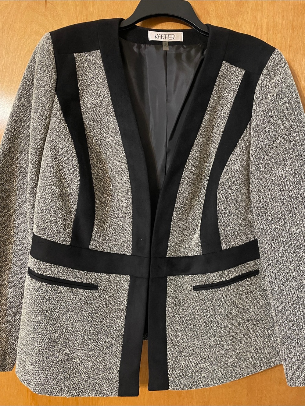 Kasper Black and Gray Textured Open-Front Blazer